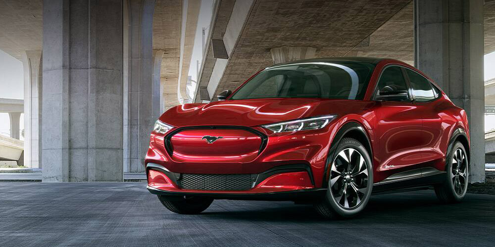 Сравнение Ford Mustang Mach-E 2021 с конкурентами