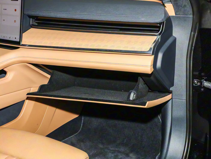 Zeekr 001 2026 Max 95kWh AWD Zeekr 001 2026 Max 95kWh AWD