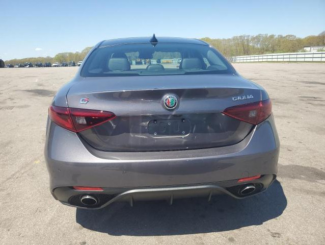 Alfa Romeo Giulia 2018 Q4 Alfa Romeo Giulia 2018 Q4