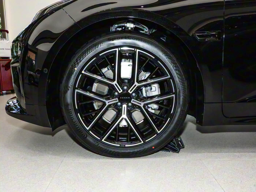 Zeekr 001 2026 Max 95kWh AWD Zeekr 001 2026 Max 95kWh AWD