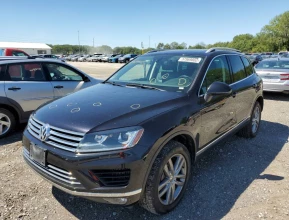 VOLKSWAGEN TOUAREG V6 TDI 2015 - 8 