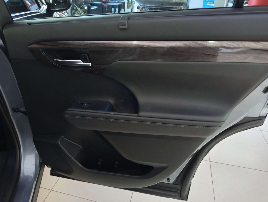 Toyota Highlander 2020 Hybrid Limited Toyota Highlander 2020 Hybrid Limited