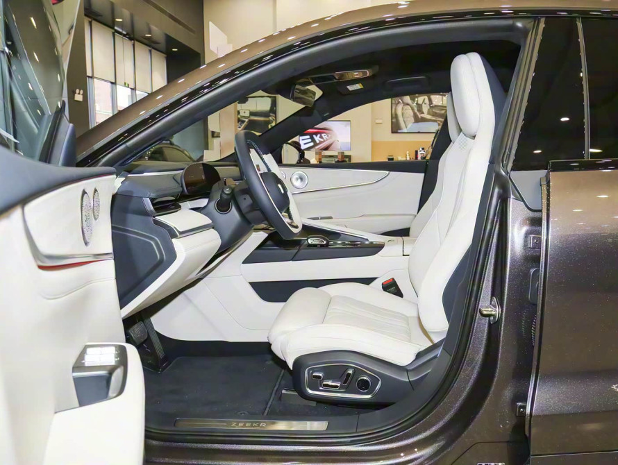 Zeekr 001 2026 Ultra 103 kWh AWD Zeekr 001 2026 Ultra 103 kWh AWD