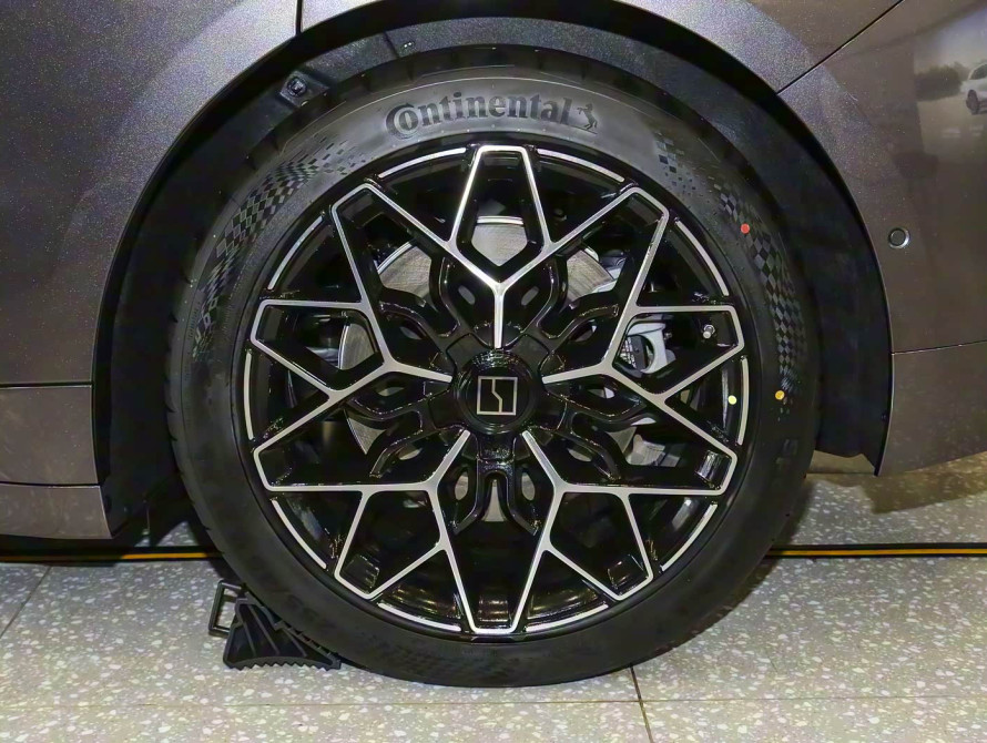 Zeekr 001 2026 Ultra 103 kWh AWD Zeekr 001 2026 Ultra 103 kWh AWD