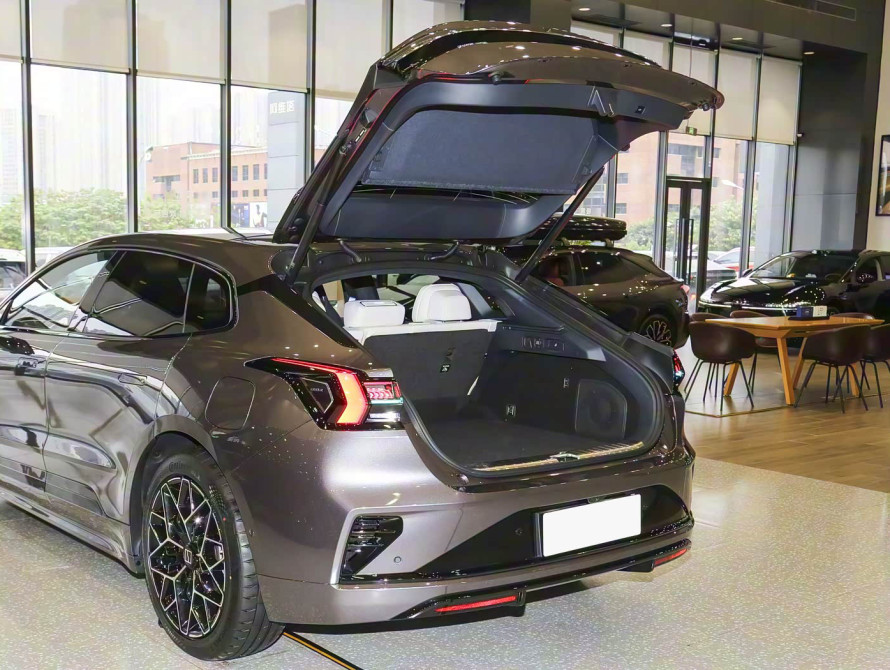 Zeekr 001 2026 Ultra 103 kWh AWD Zeekr 001 2026 Ultra 103 kWh AWD