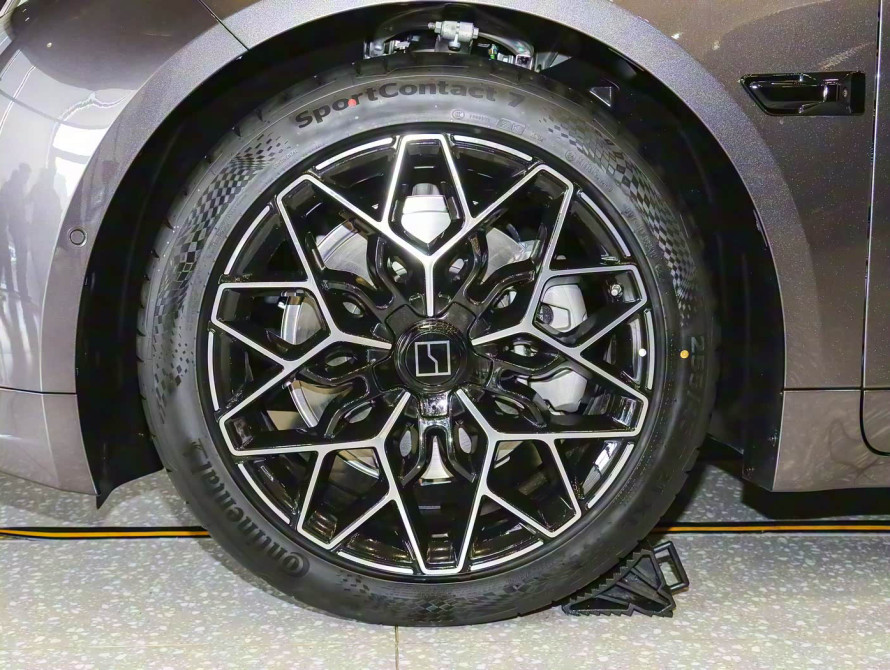 Zeekr 001 2026 Ultra 103 kWh AWD Zeekr 001 2026 Ultra 103 kWh AWD