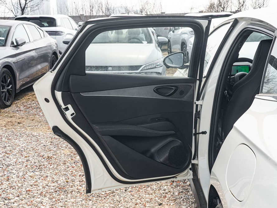 BYD Seal 06 2025 DM-i Intelligent Driving Luxury BYD Seal 06 2025 DM-i Intelligent Driving Luxury