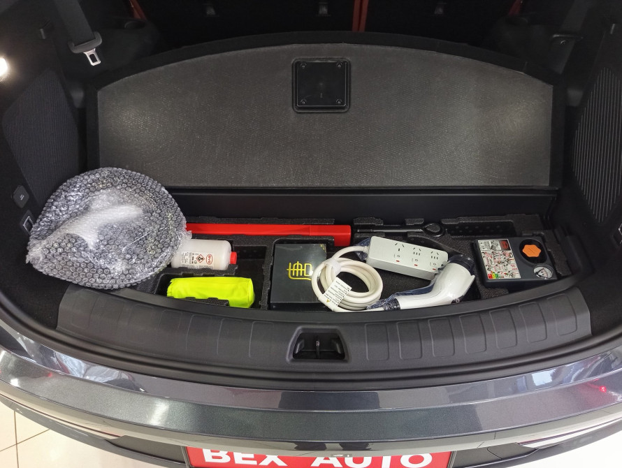 BYD Tang L 2025 LiDAR Flagship BYD Tang L 2025 LiDAR Flagship